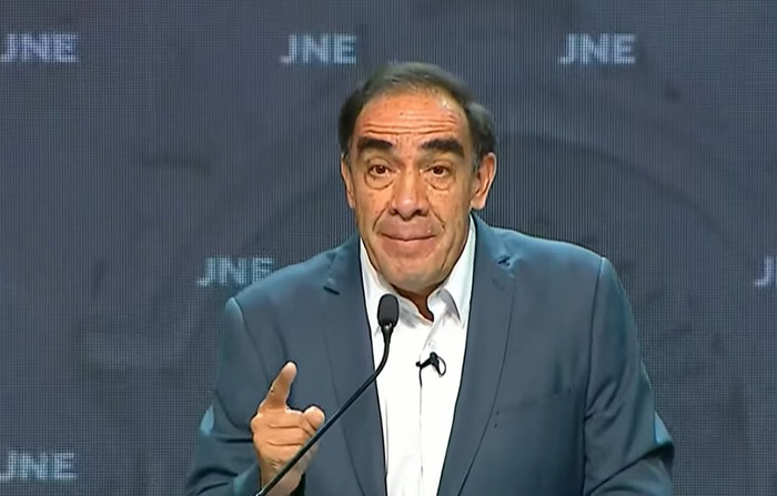 Yonhy Lescano arremete contra Carlos Álvarez: “Sobón de Fujimori”